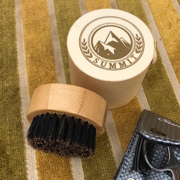 Beard brush and grooming set - Picture 3 of 5